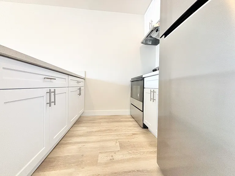 1784 N Sycamore Property — Photo 3