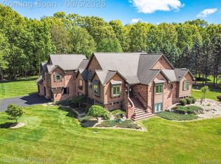 10519 La Salle Pl, Brighton, MI 48114