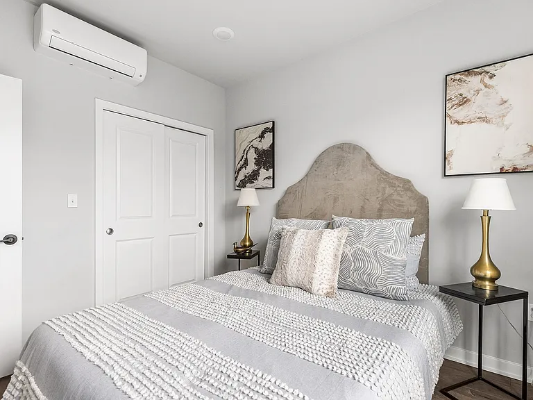 Urban Living Redefined Stylish Apartments Near Everything You Need — Photo 27