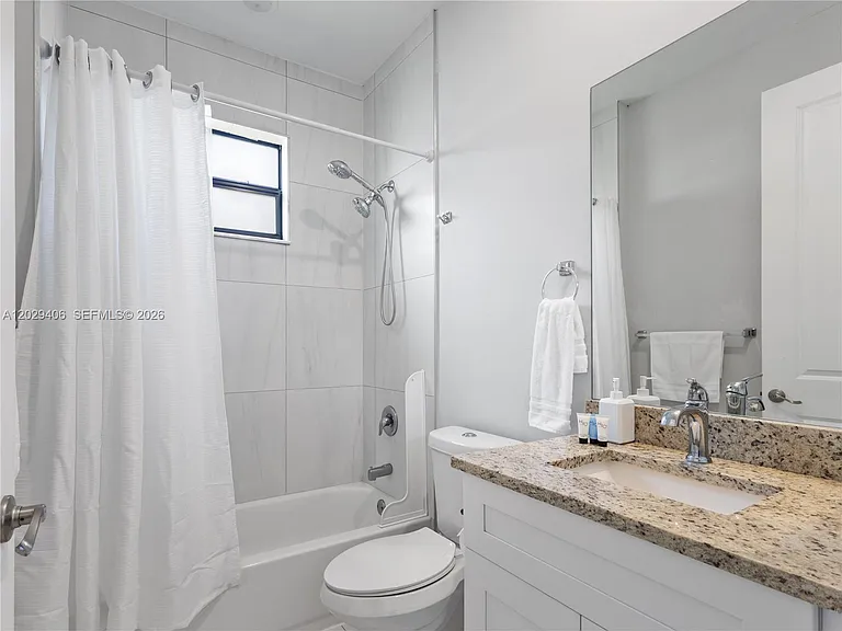 490 37th Ave NW — Photo 9