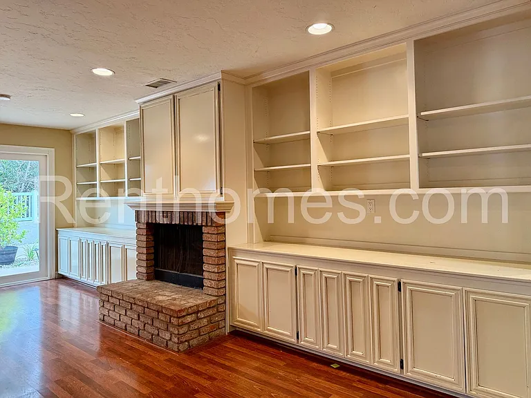 11339 Red Cedar Ln — Photo 6