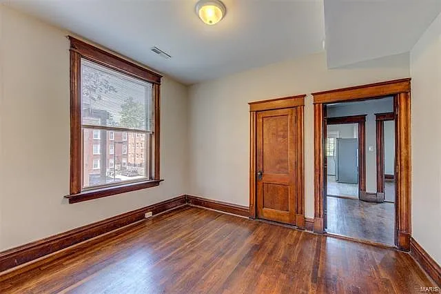 5779 Pershing Ave — Photo 19
