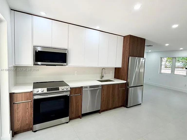 524 NE 65th St #2 — Photo 5