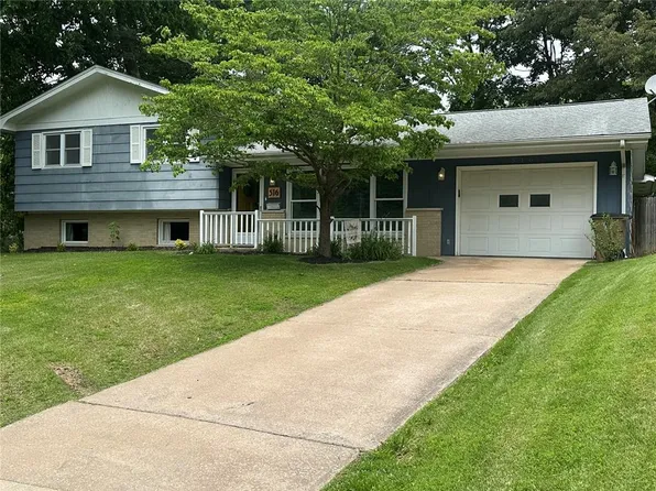 516 Green Acres Dr, Cape Girardeau, MO 63701