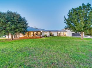 634 Lo Water Rd, Grandview, TX 76050
