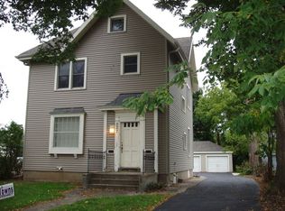 527 W Main St, Whitewater, WI 53190