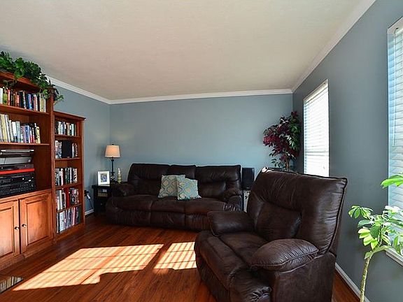 4th image of 112 Bayberry Ln