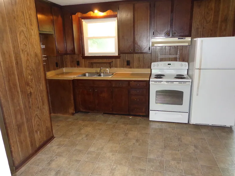 3 bed, 1144 sqft, $1,025 — Photo 2