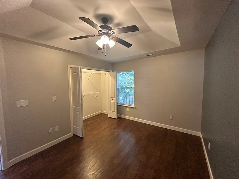 303 Southcreek Dr — Photo 12