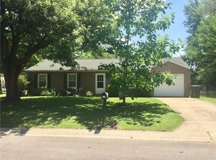 145 Hitchcock Dr, Hope, IN 47246
