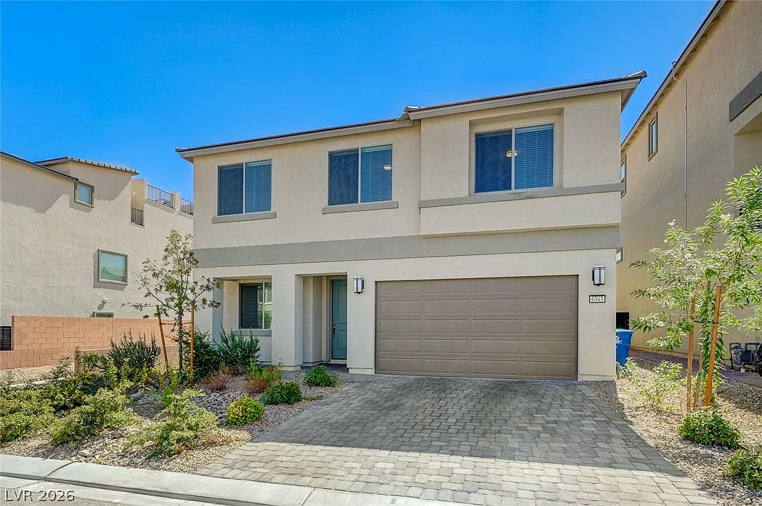 5 bed, 3.5 bath, 3060 sqft, $3,200 — Photo 2