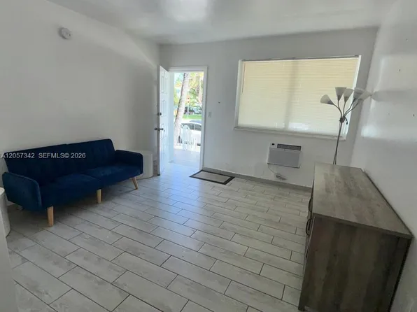 1600 Pennsylvania Ave, Miami Beach, FL