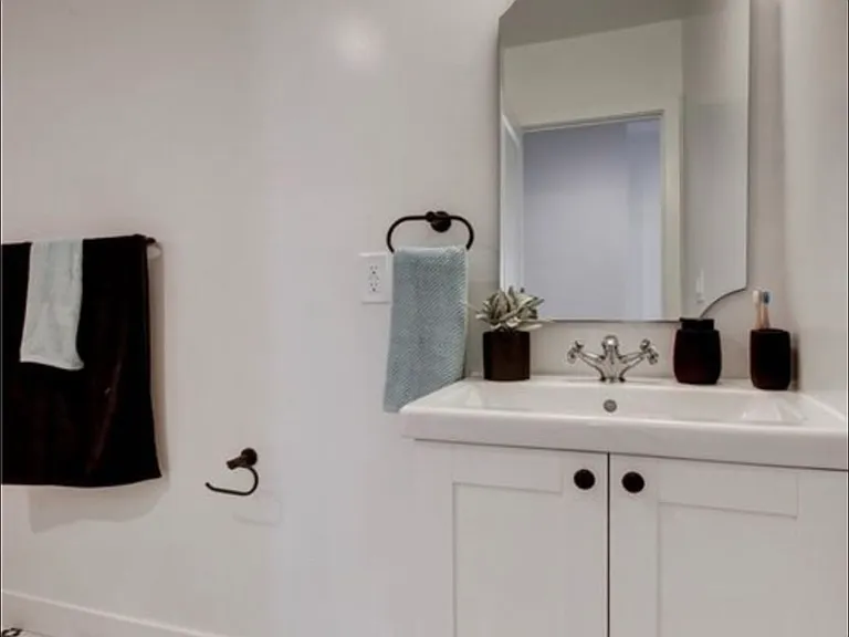 5202 Lindsey Ave — Photo 8