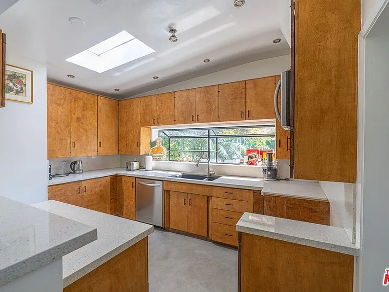5715 Satsuma Ave — Photo 13