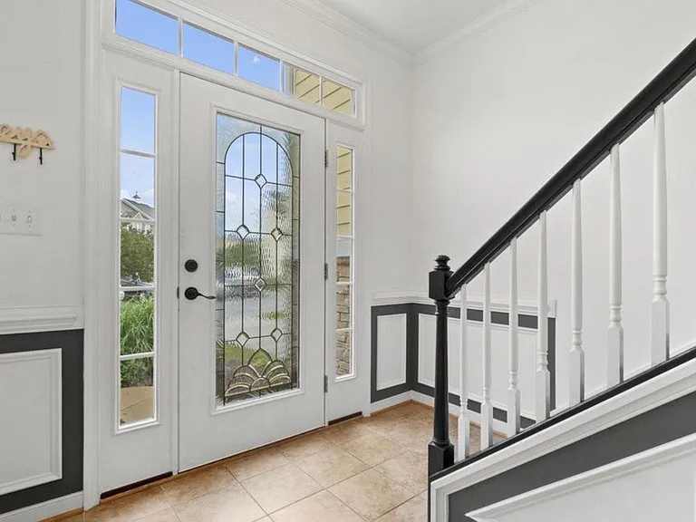 205 Monroe Point Dr — Photo 3
