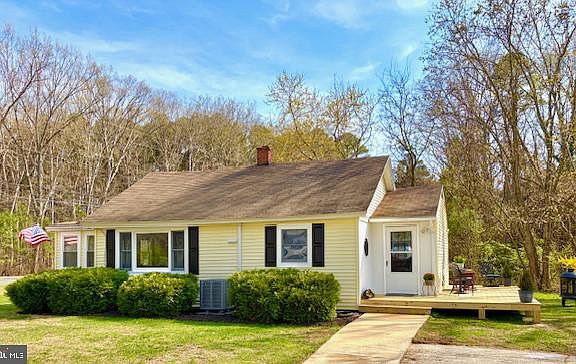 3rd image of 1209 Bayly Rd