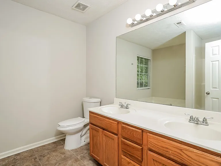 2059 Oak Terrace Dr SE — Photo 12