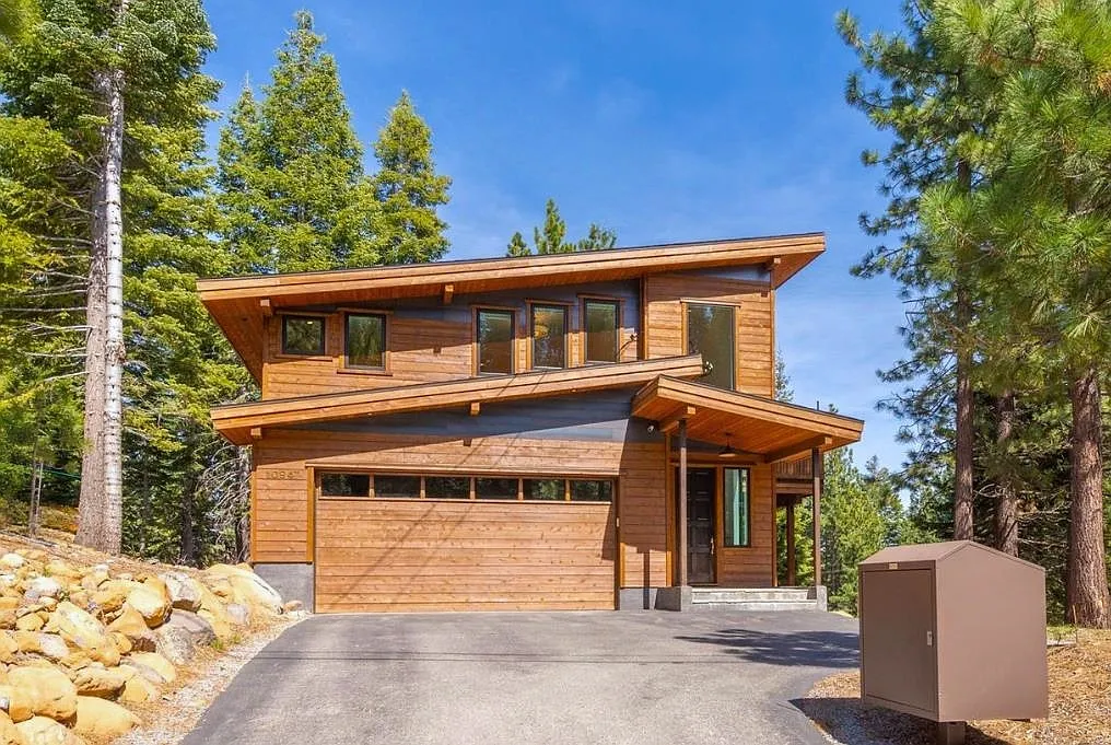 10947 Zermatt Dr photo 1