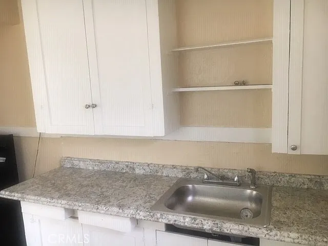 625 E 6th St — Photo 10