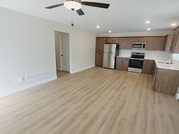 5th image of 4606 Alan Ln #102