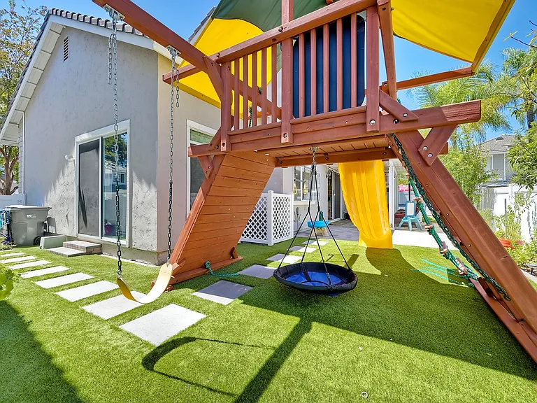 14479 Rutledge Sq — Photo 32