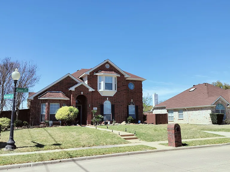 8001 Case Dr — Photo 4