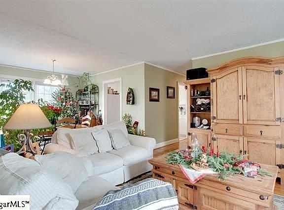5th image of 9 N Garden Cir