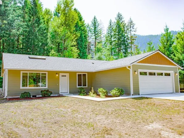 131 Russell Timber Ln, Carson, WA 98610