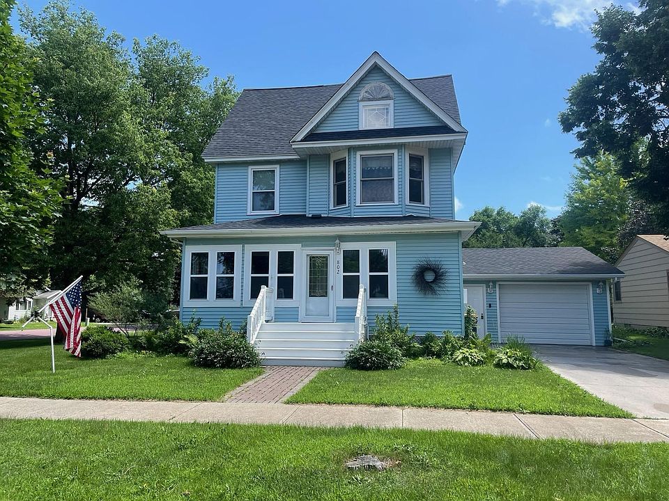 1st image of 802 3rd Ave