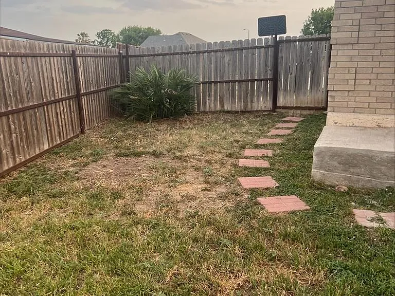 3437 Cole St — Photo 4