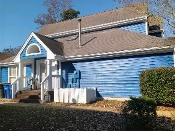 914 Woodcreek Dr, Newport News, VA 23608