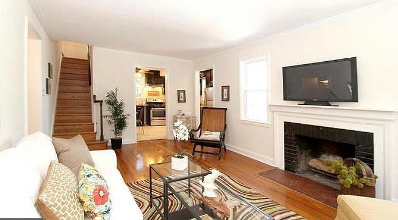 2nd image of 3433 Highwood Dr SE