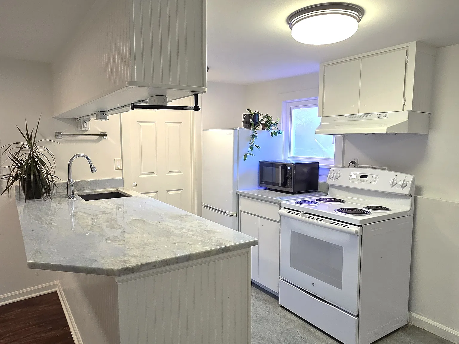 2 bed, 800 sqft, $2,550 — Photo 3