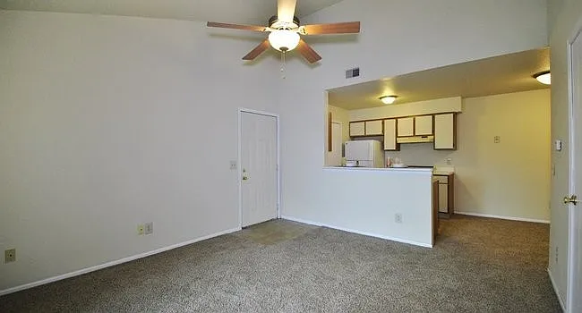 Willow Creek Apartments & Townhomes — Photo 2