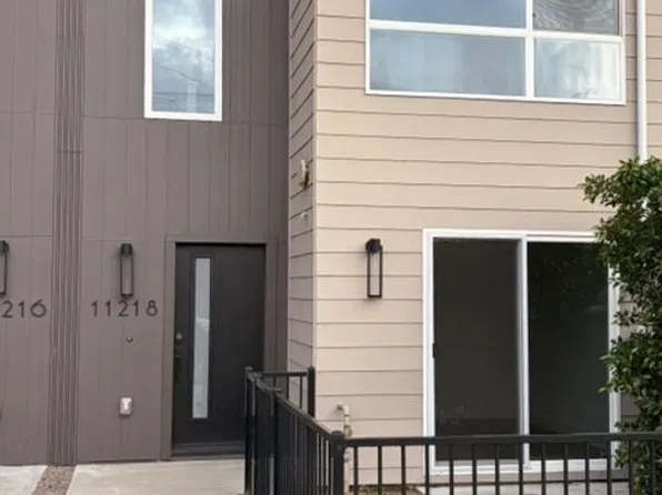 11218 W Victory Blvd #4, North Hollywood, CA 91606