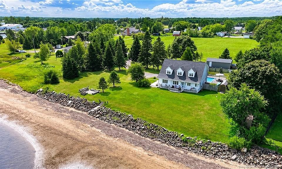 1st image of 13 Maple Dr