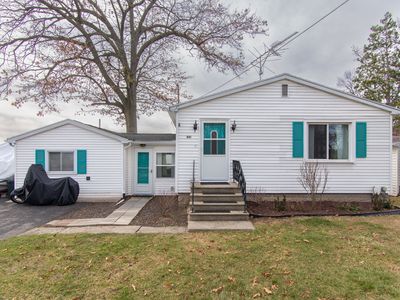 861 S Lakeside Dr, Michigan Center, MI, 49254