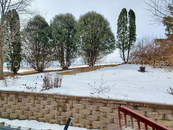 3rd image of 38 Apple Hill Dr