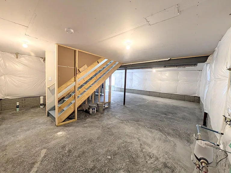9013 Hawk Hill Way — Photo 31