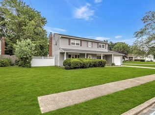 3 Norton Ave, West Babylon, NY 11704