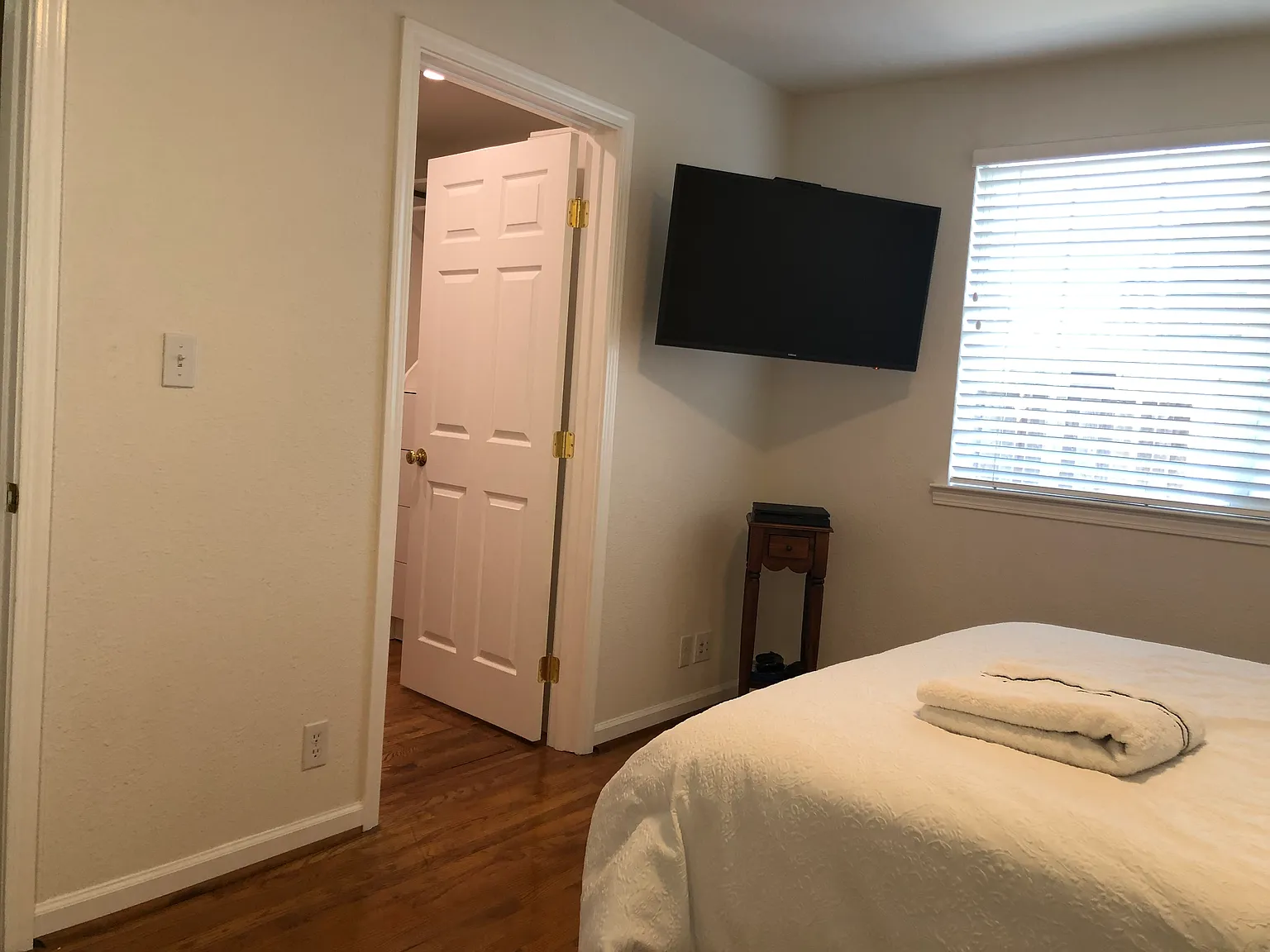 4 bed, 3.5 bath, 1676 sqft, $2,100 — Photo 4