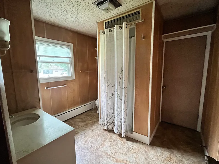 1028 Kilbourne Rd — Photo 3