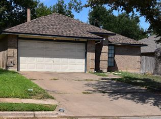 906 Saunders Dr, Round Rock, TX 78664