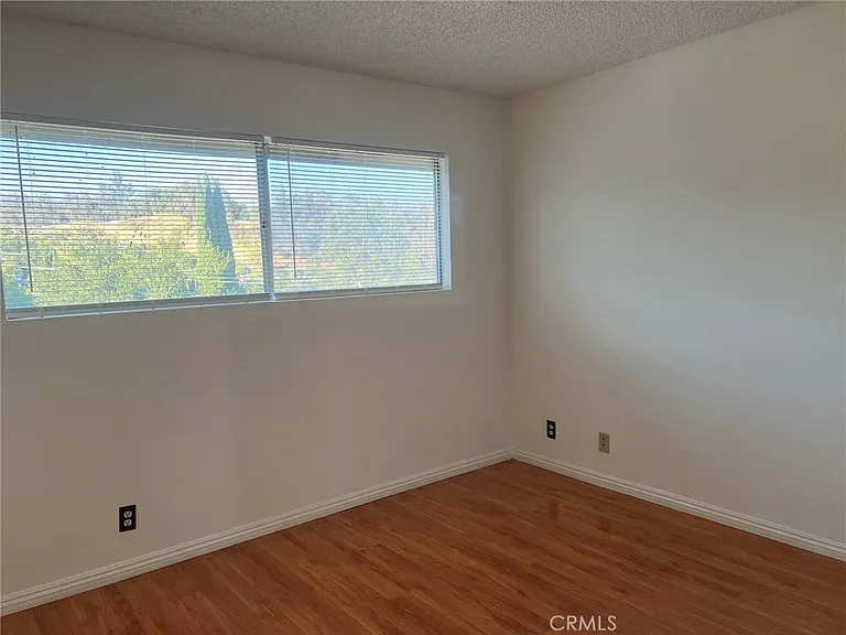 238 Hillcrest Dr — Photo 17