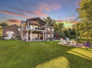 2775 Longview Ln, Suamico, WI 54173