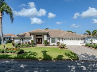 314 Oakwood Cir, Englewood, FL 34223