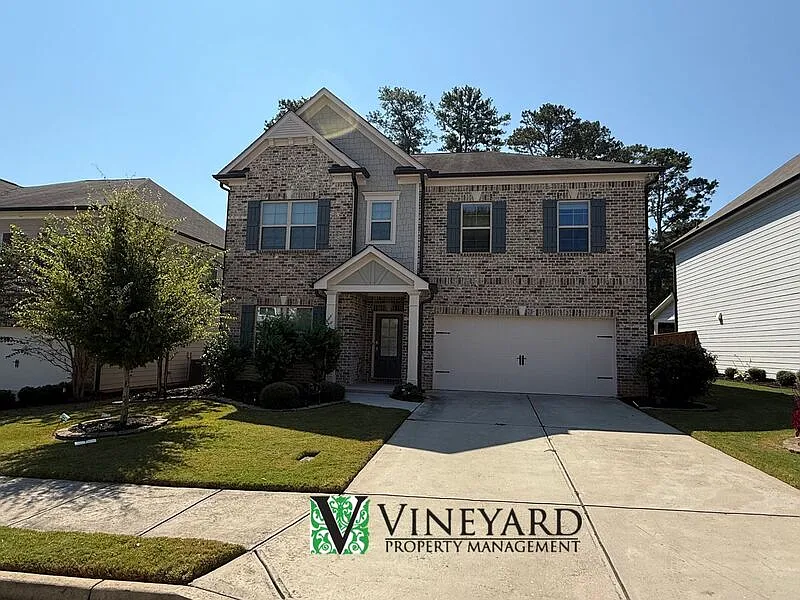 5 bed, 2.5 bath, 3086 sqft, $2,995 — Photo 3