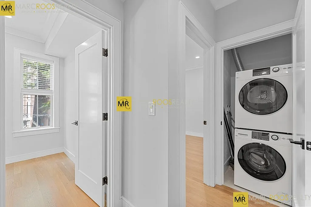 2 bed, 695 sqft, $4,400 — Photo 2