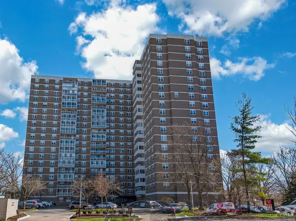 2444 Madison Rd Unit 1410, Cincinnati, OH 45208