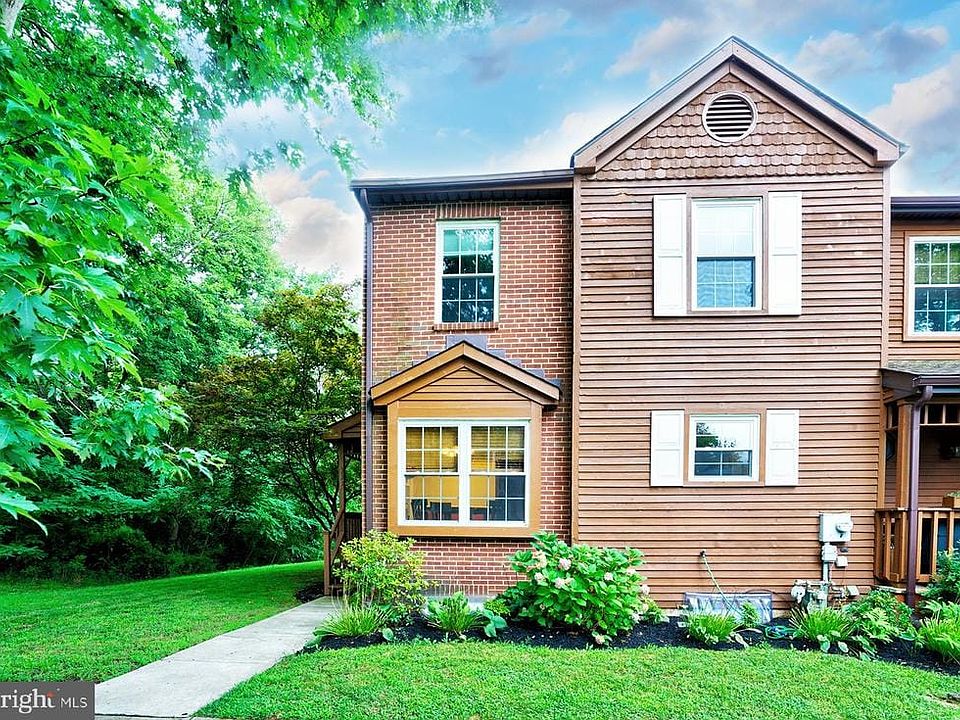 1st image of 111 Honeylocust Ct
